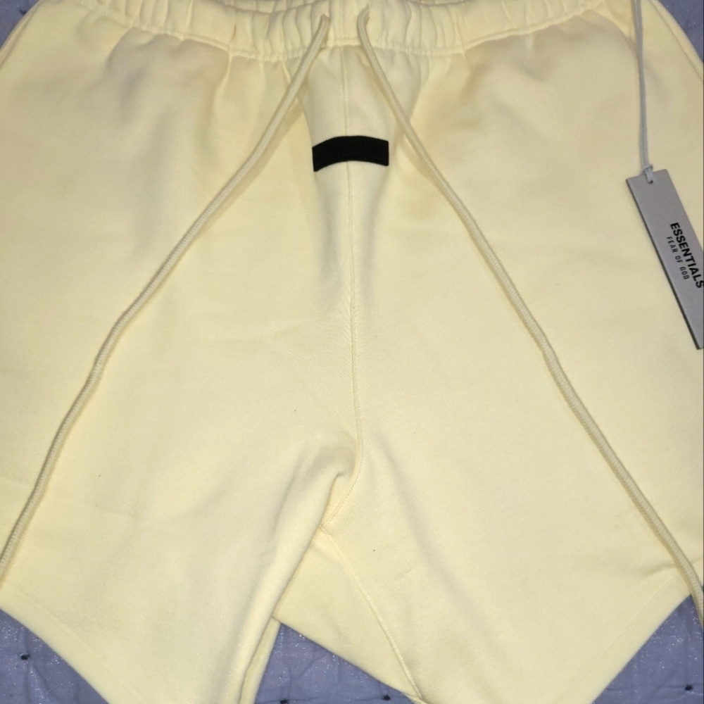 Essentials Men Shorts size XL Garden Yellow